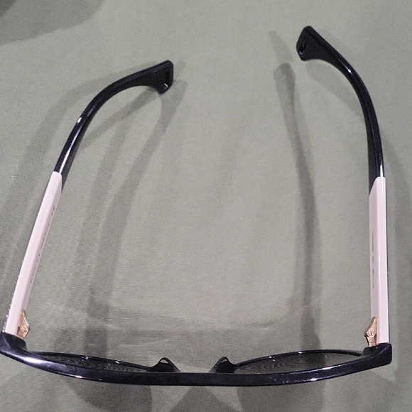 Gucci Black Aviator Sunglasses - Picture 6 of 7